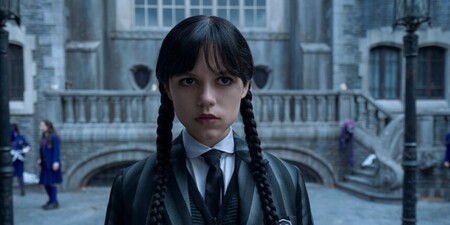 Wednesday Addams: Ticho, sarkasmus a smrtelně dobrý styl