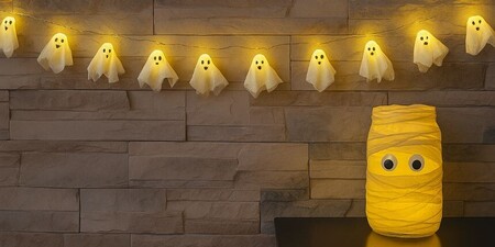 Jak vyrobit svítící halloweenské dekorace: mumie ze sklenice a řetěz duchů
