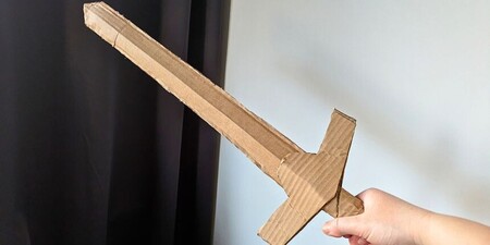 DIY kartonový meč krok za krokem